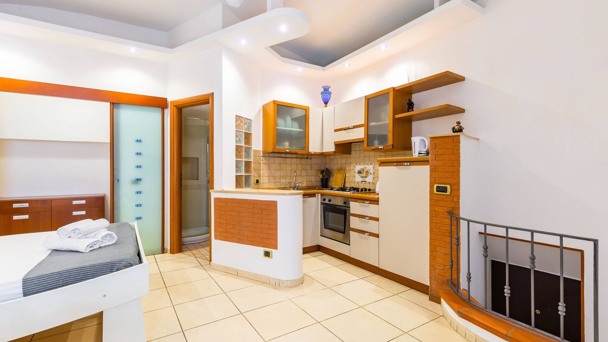 Vittorio Emanuele Apartment | Tolentino Studio Flat by Napoliapartments