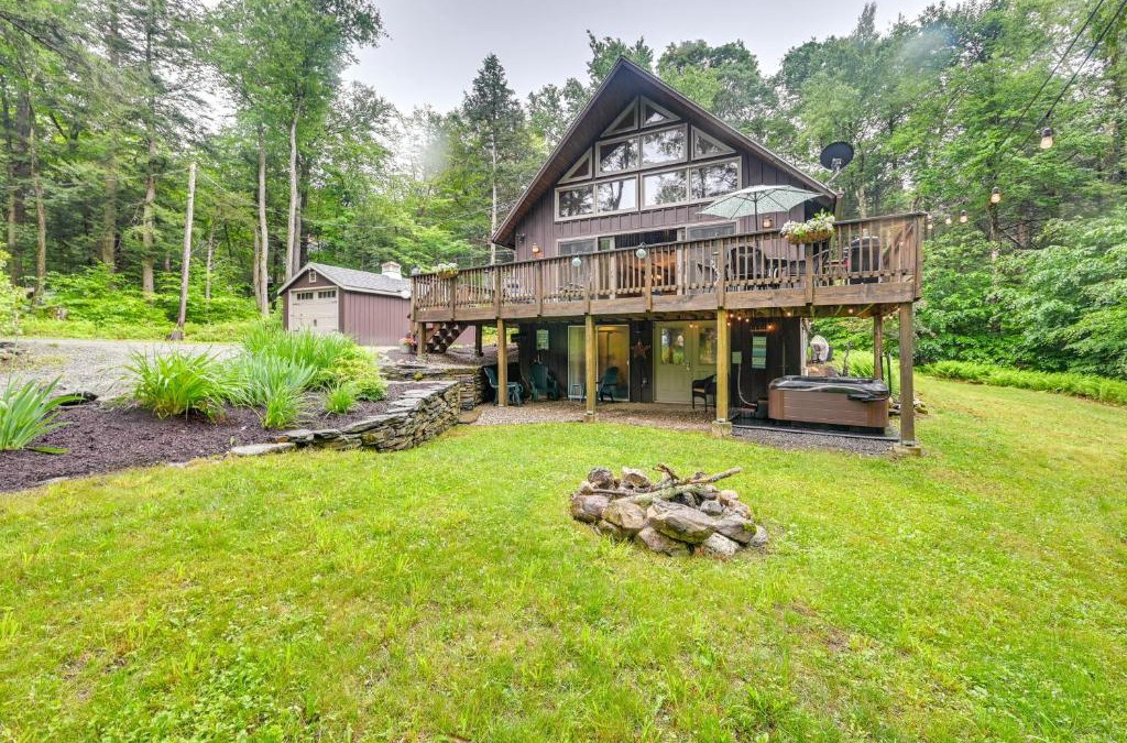 Tolland House | Tolland Cabin with Private Hot Tub and Grill!