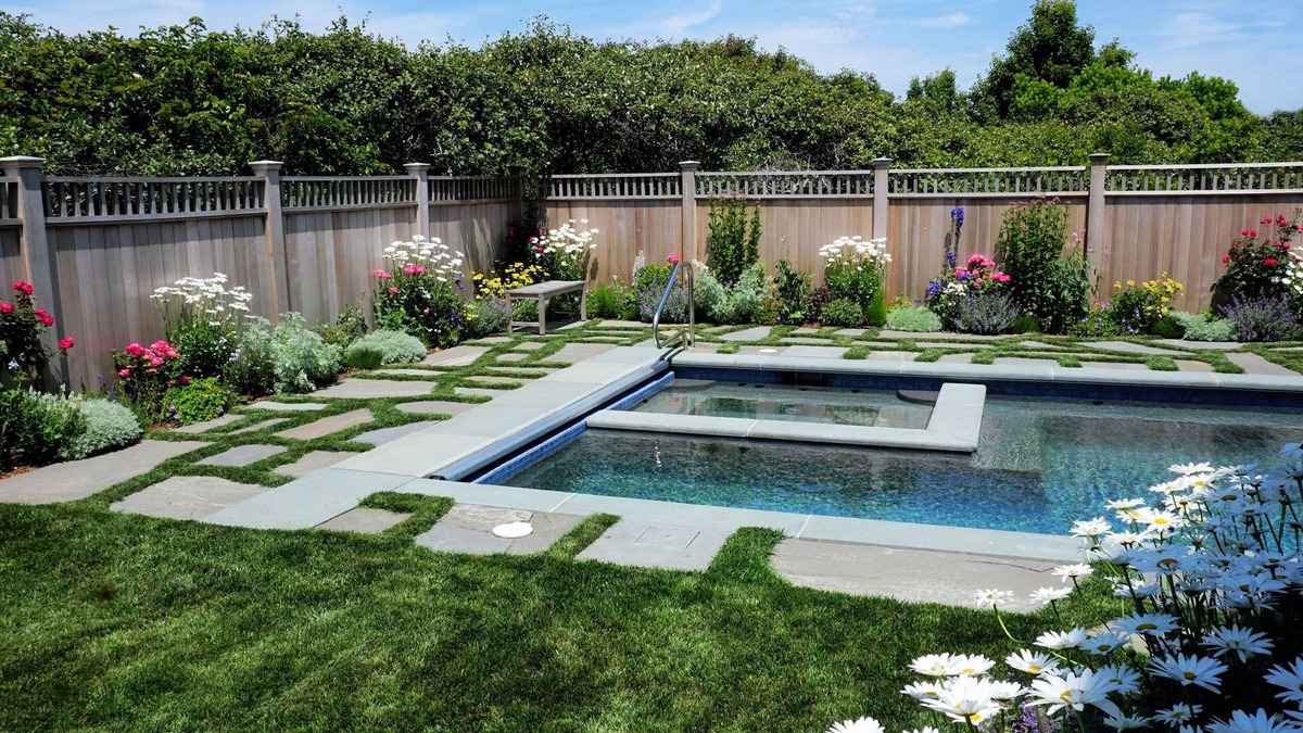 Tom Nevers House | Tom Nevers Bluff, Pool/Spa/AC, Views, 1/2 Block to Ocean, 2-MBRs, Jeep, No Pets