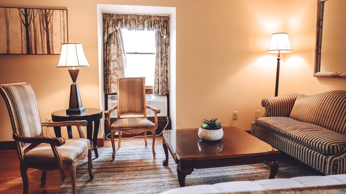 Milford Hotel | Tom Quick Inn