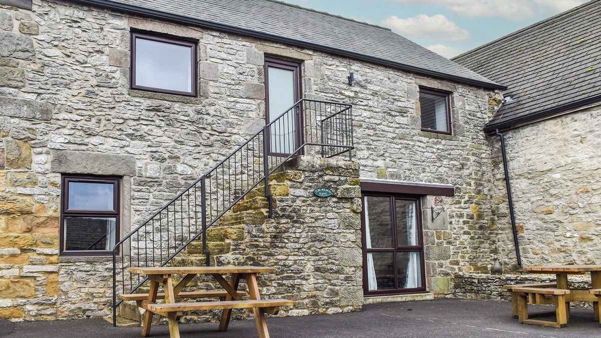 Over Haddon Cottage | Tom Wragg Suite - UK40248
