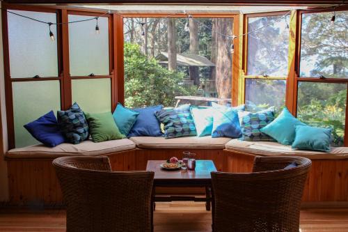 Mount Tomah Bed & Breakfast | Tomah Retreat - Studio BREATHE with fireplace