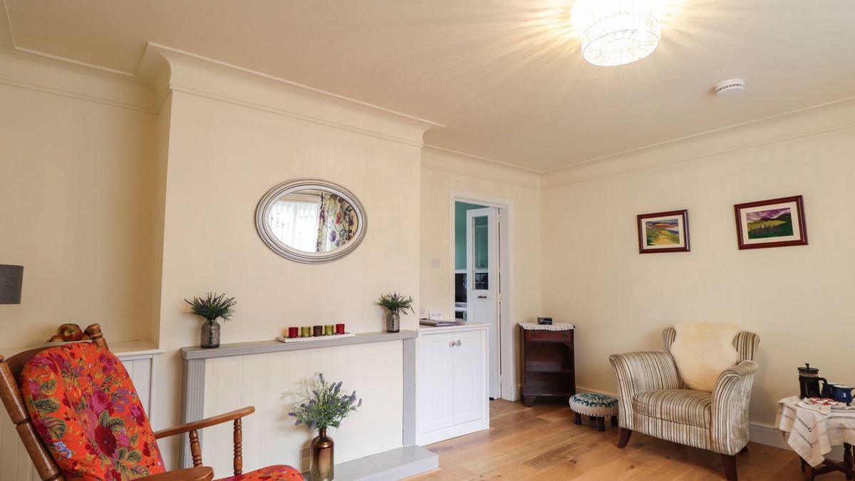 Inverness City Centre House | TOMMY'S, family friendly, character holiday cottage in Inverness
