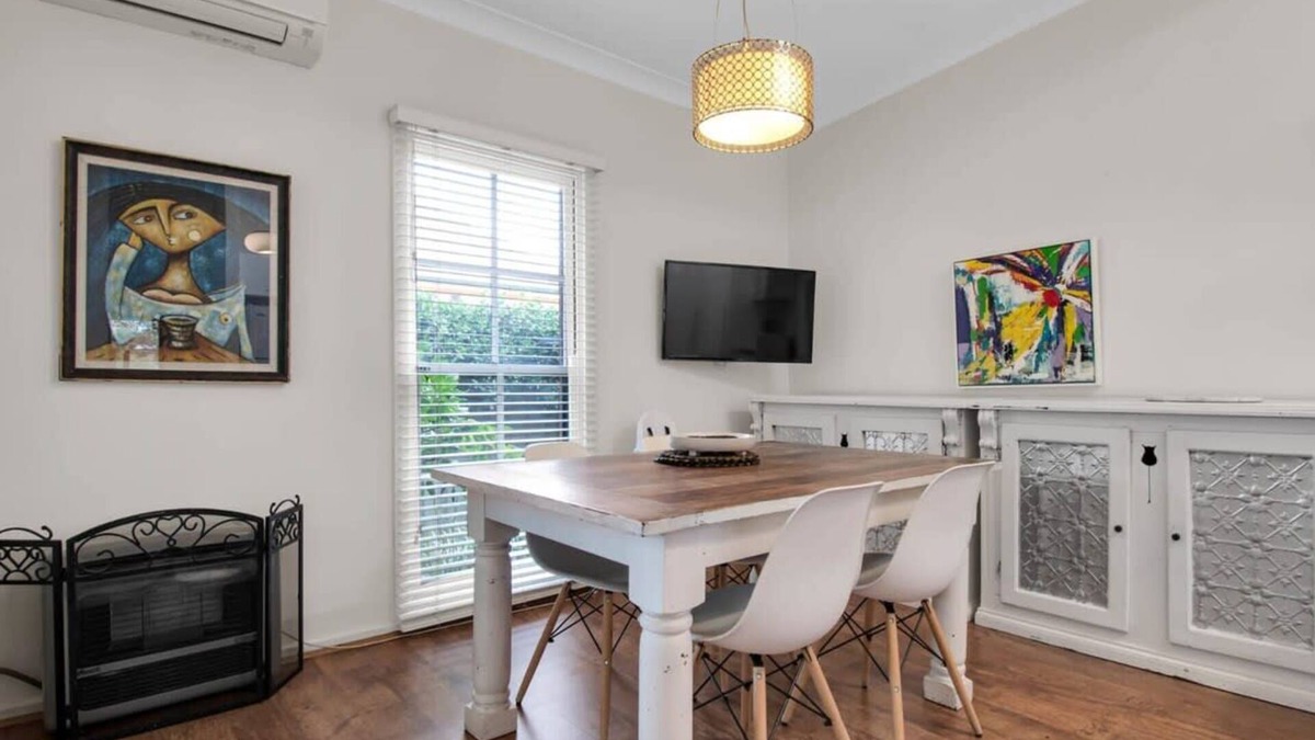 Wagga Wagga House | Tompson - Lush Garden, Pets Allowed