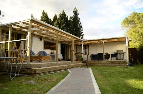 Te Rangiita Bed & Breakfast | Tony's Lodge