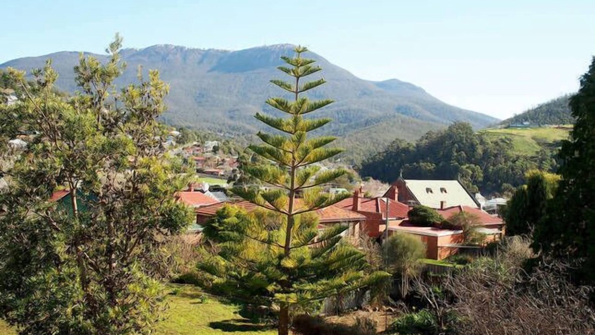 South Hobart Apartment | Toogooloowa to Davey 5