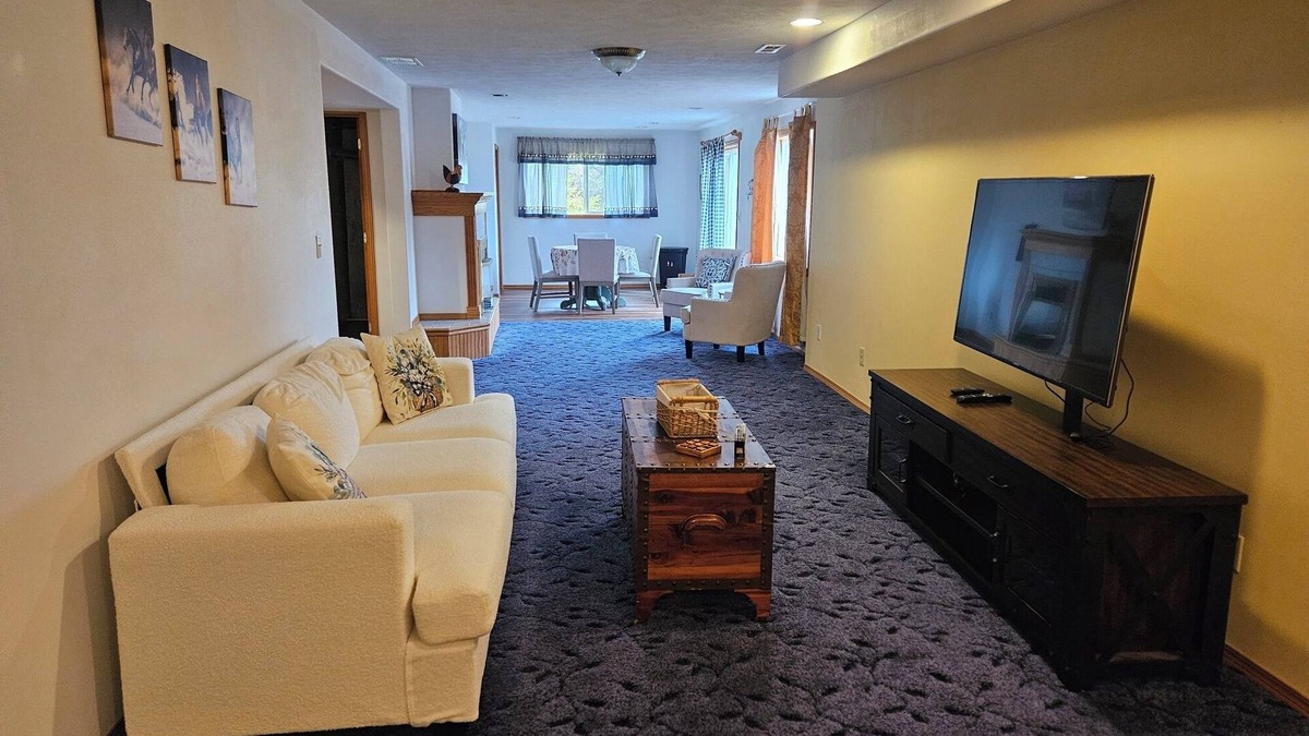 Colbert House | Toot's & Tiny BnB