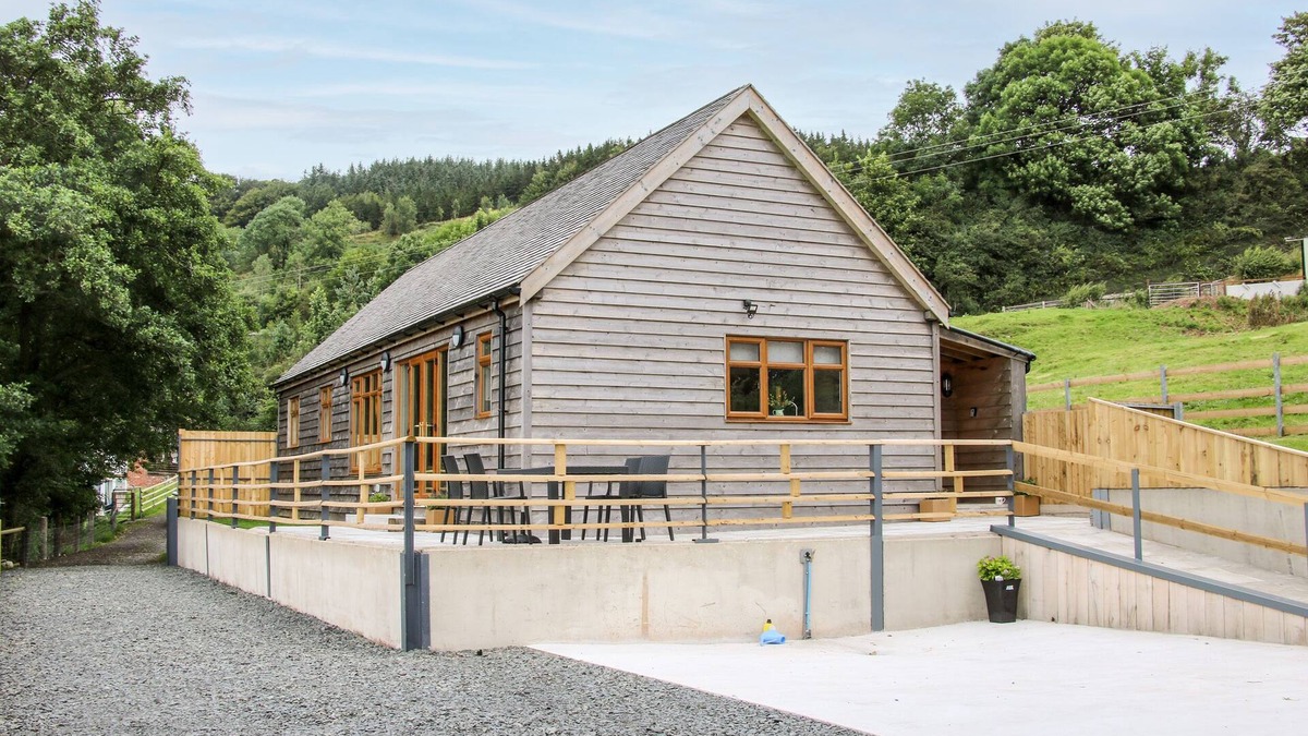Angelbank Cottage | TOOT VIEW, pet friendly, character holiday cottage in Bridgnorth