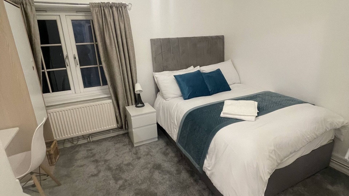 Tooting House | Tooting Lodge London - 2 bedroom house