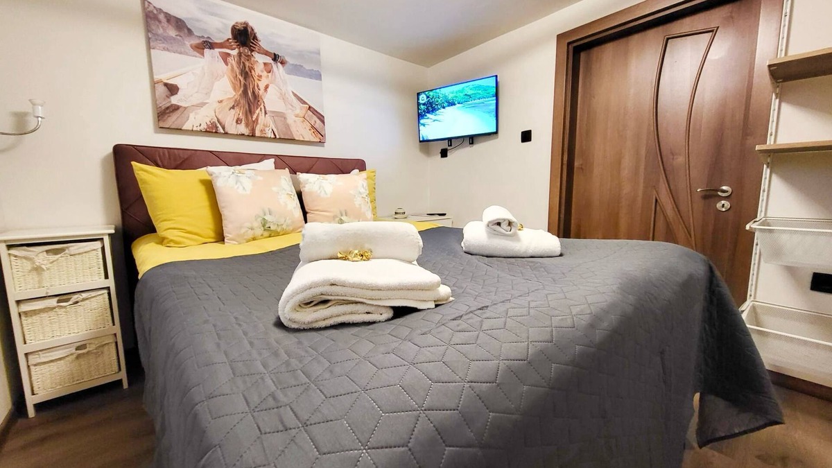 Odesos Apartment | Top Center Varna cozy apr 3bdr 6min from the beach
