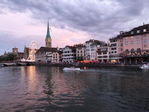 Killwangen Apartment | Top duplex Apartment Zurich-Limmattal