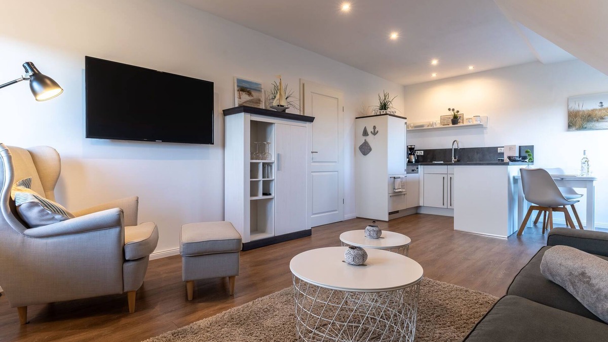 Tumlauer Koog Apartment | Top-equipped thatched-roof holiday apartment with far-reaching views just outside SPO