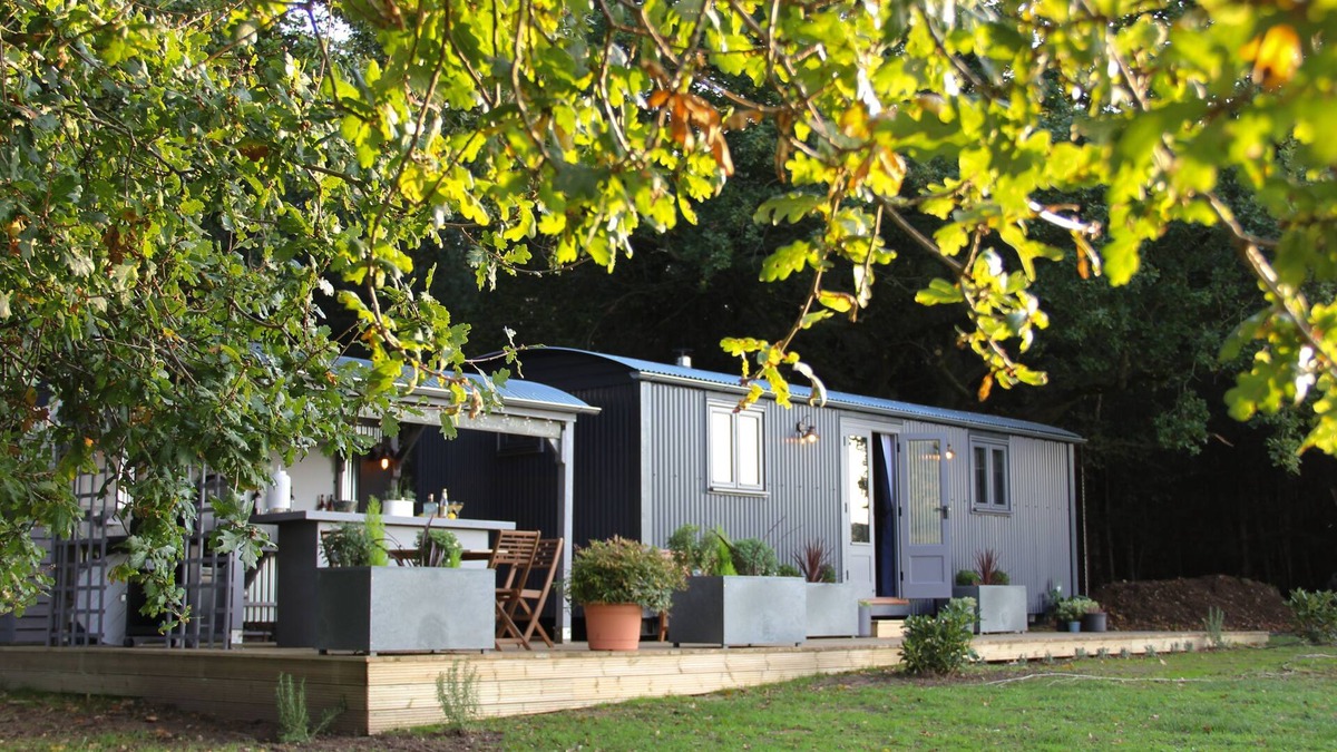 Marsham Cabin | Top Farm Shepherds Lodge, nestled in a peaceful farm in Marsham, North Norfolk