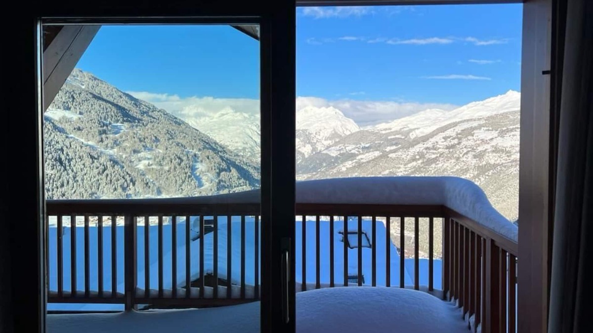 Sainte-Foy-Tarentaise Apartment | Top floor duplex apartment. 2 spacious bedrooms upstairs and breathtaking views.