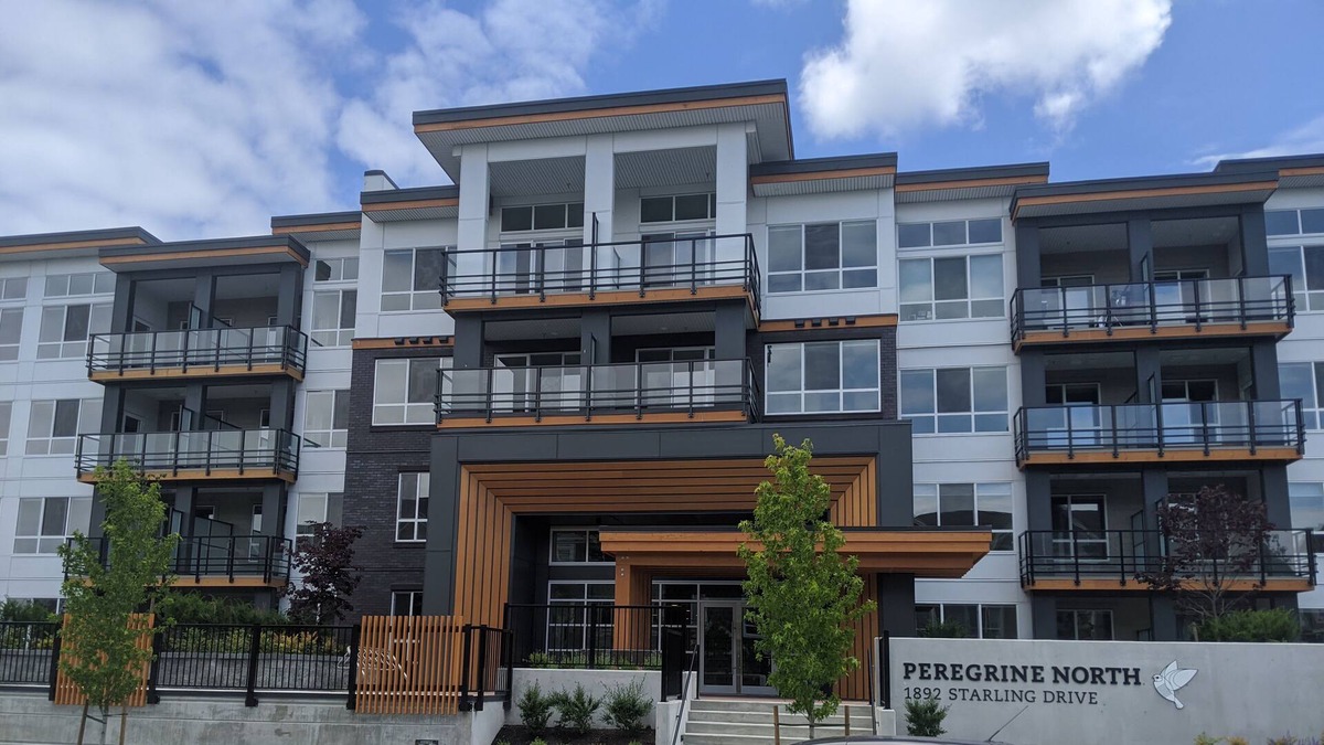 Tsawwassen Apartment | Top Floor 2 bed 2 bath spacious Condo