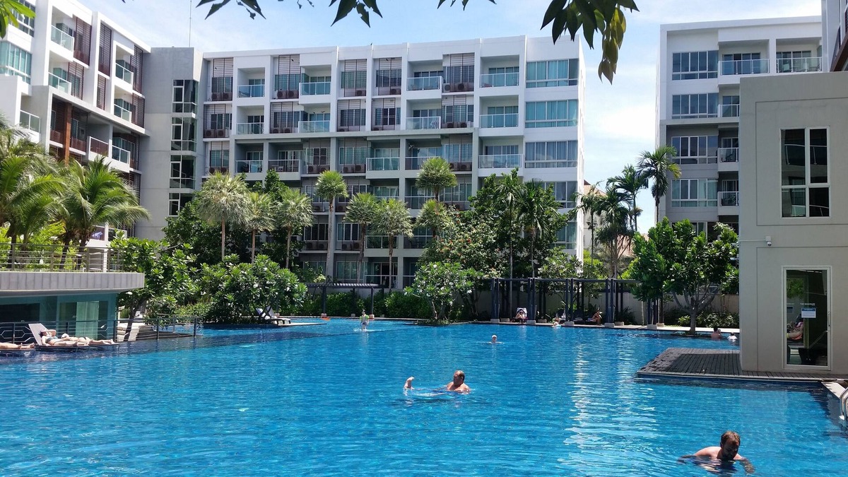 Khao Takiab Apartment | Top Floor 2 Bedroom 2 Bathroom Sea-Facing Apartment with huge pool and balcony