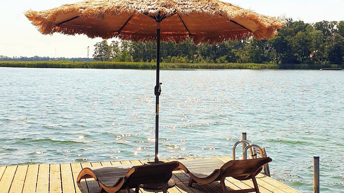 gmina Moryn Apartment | Top floor apartment/fireplace/balcony directly on the lake with private jetty & 2,500 sqm garden