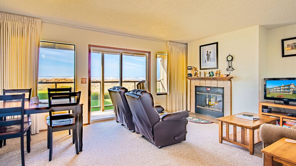 Moclips Condo | Top Floor Condo right on the Beach
