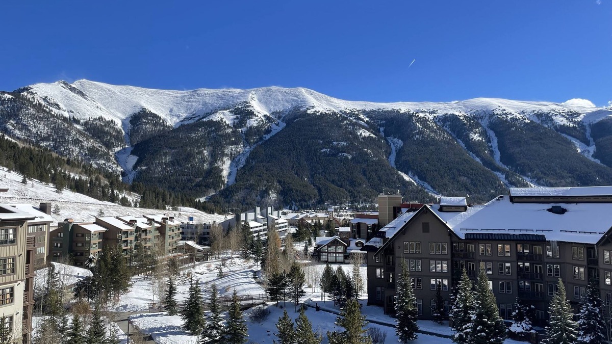 Copper Mountain Condo | TOP FLOOR corner condo in Prime Center Village with Amazing Mountain Views