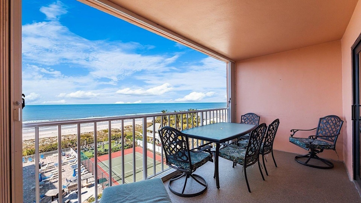 Indian Rocks Beach Condo | TOP FLOOR Direct Ocean Views 10% Dscnt wk - New External Amenities Lux Vacation!