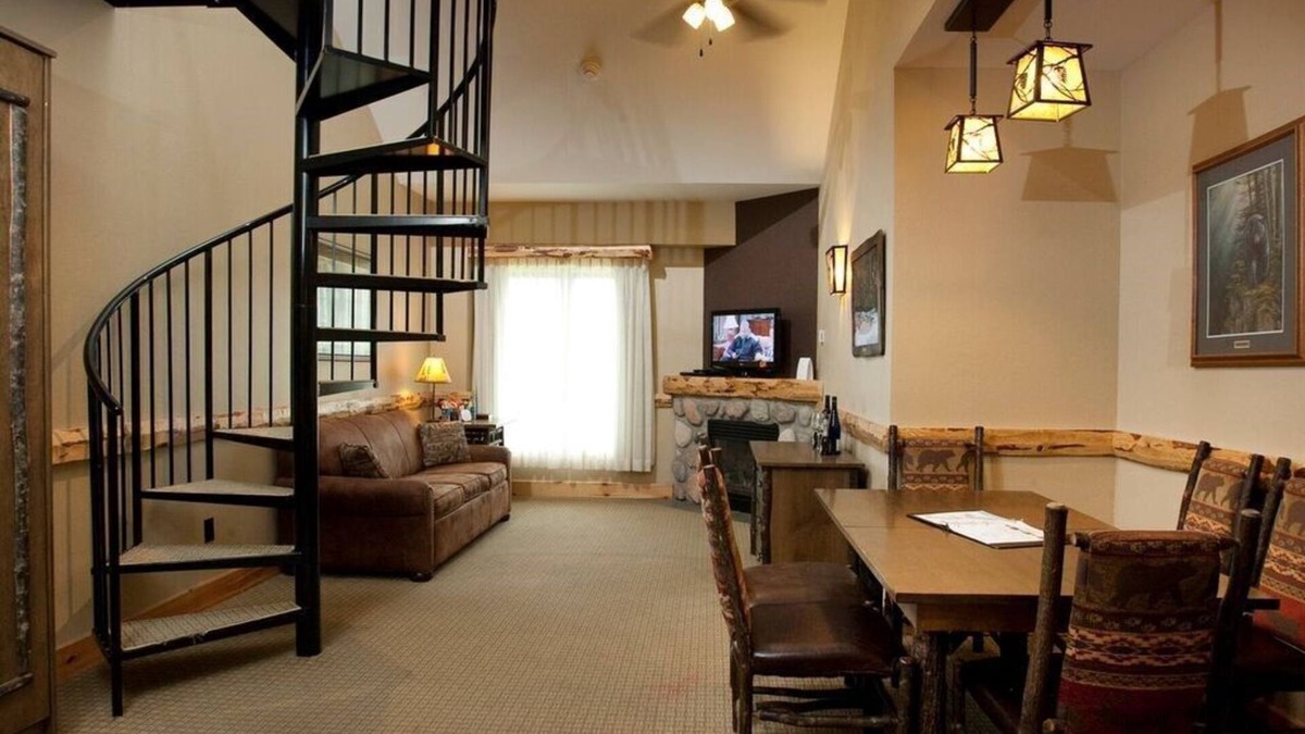 Blodgett Mills Condo | Top Floor Eagle's Nest Suite + Loft & Fireplace