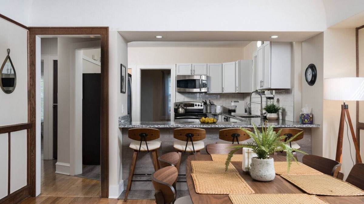 Shorewood House | Top Floor Home w/Parking Spot