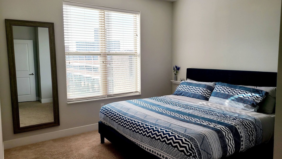 Grand Center Apartment | Top Floor- King Suite- Traveler's Paradise (522)