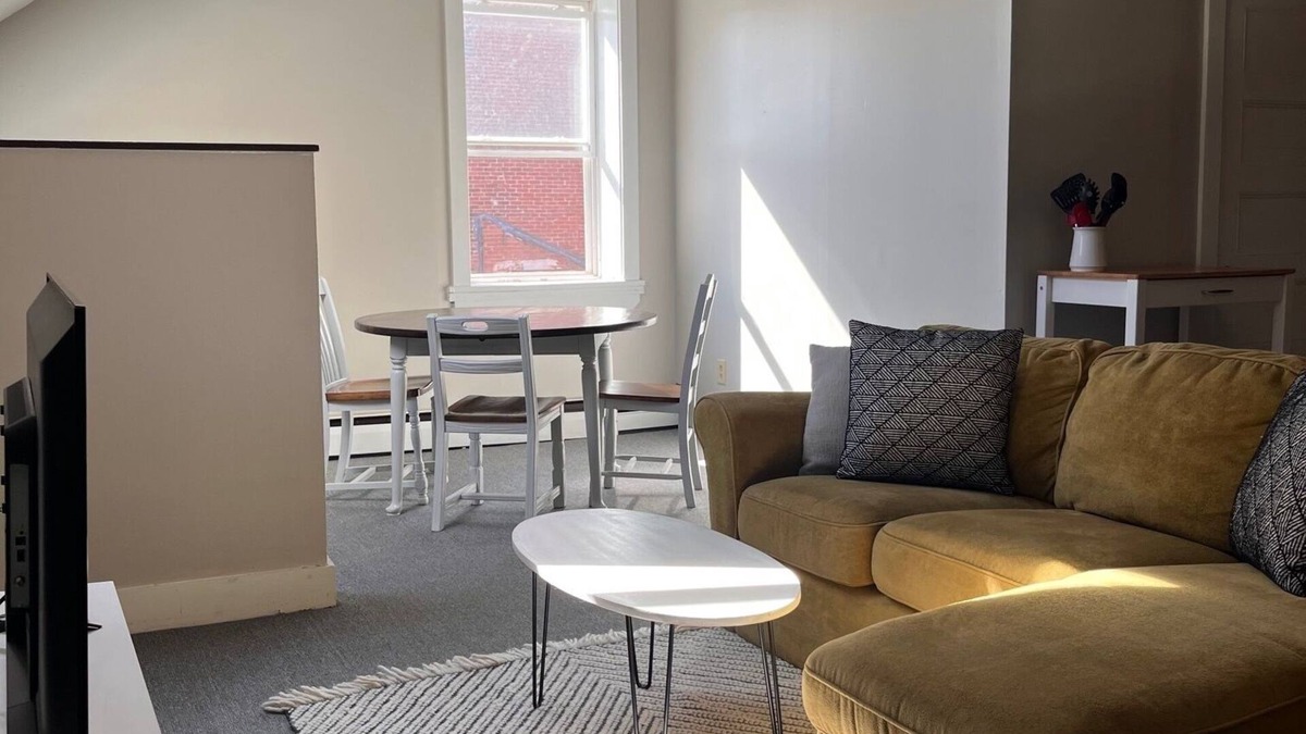Bath Apartment | Top floor loft apartment in downtown Bath
