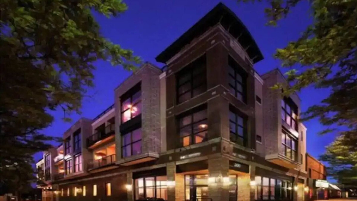 Old Town West Condo | Top Floor Loft in Old Town - Updated and Modern