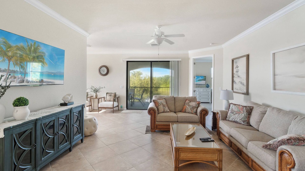 Naples House | Top-Floor Luxury Coach Home with Lake Views & Resort Amenities – Treviso Bay