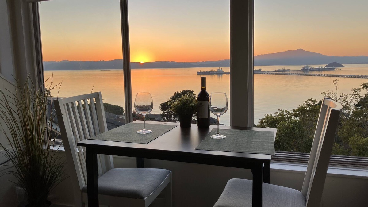 Point Richmond Apartment | Top Floor Studio with great views overlooking the San Francisco Bay