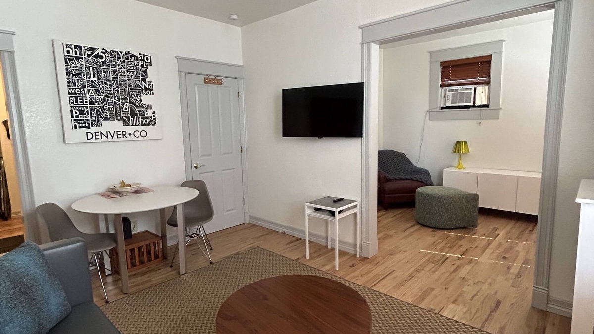 Uptown Apartment | Top floor Uptown apartment!nPet friendly in a lively neighborhood