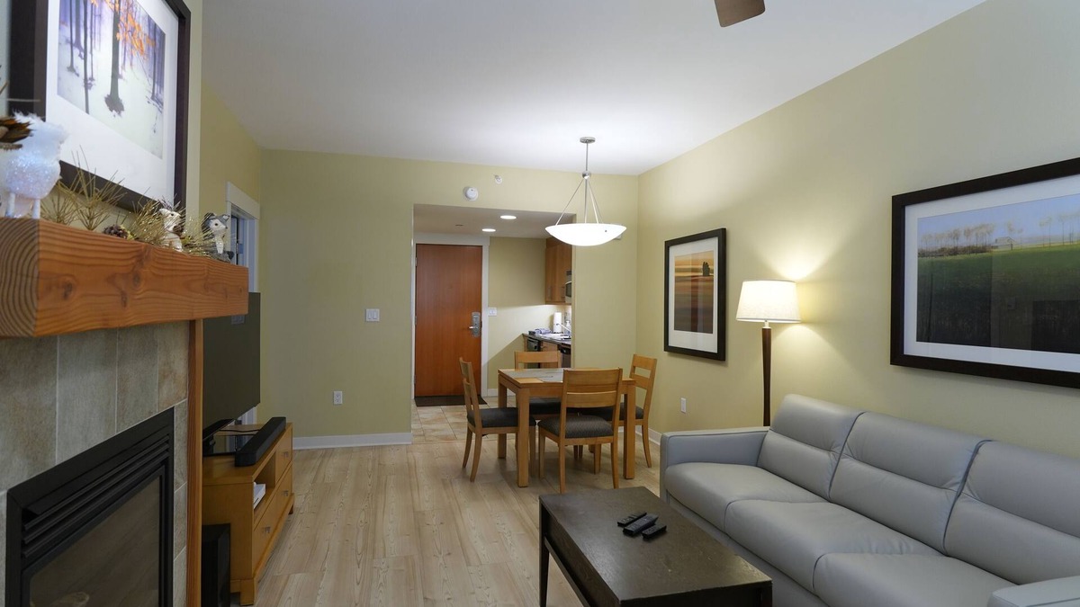 Winter Park Condo | Top Floor with Beautiful Views! Great location! New Luxurious Sleeper Sofa!