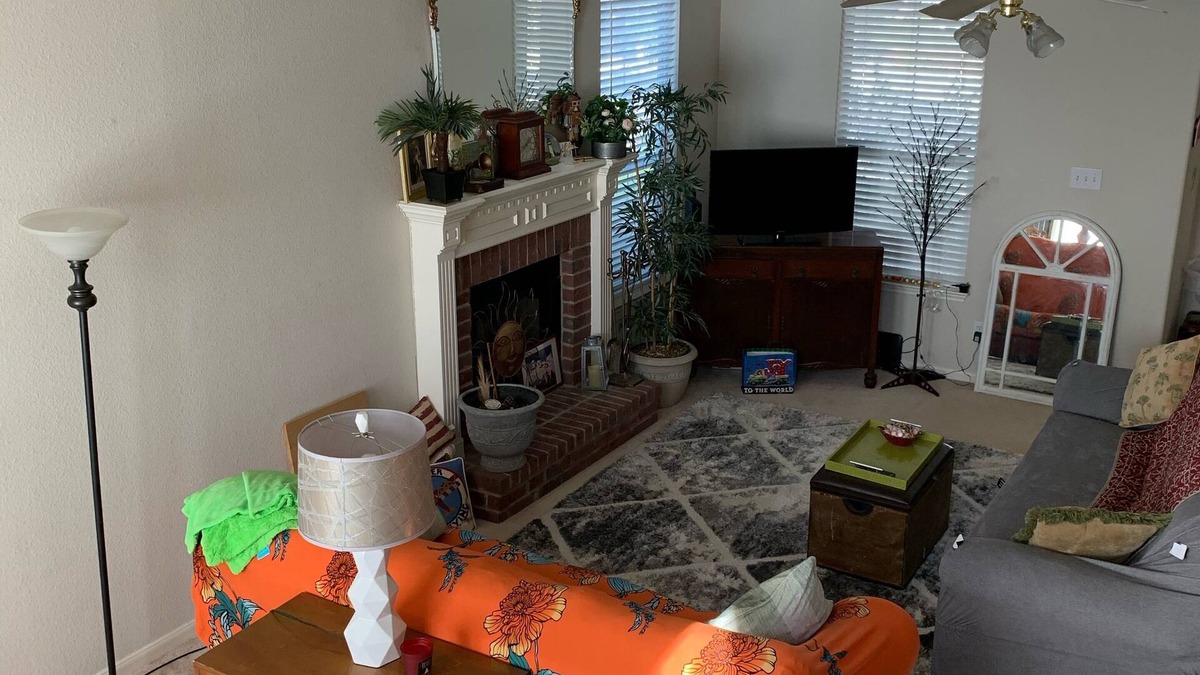 Universal City House | TOP GUN PILOT PIT PAD
