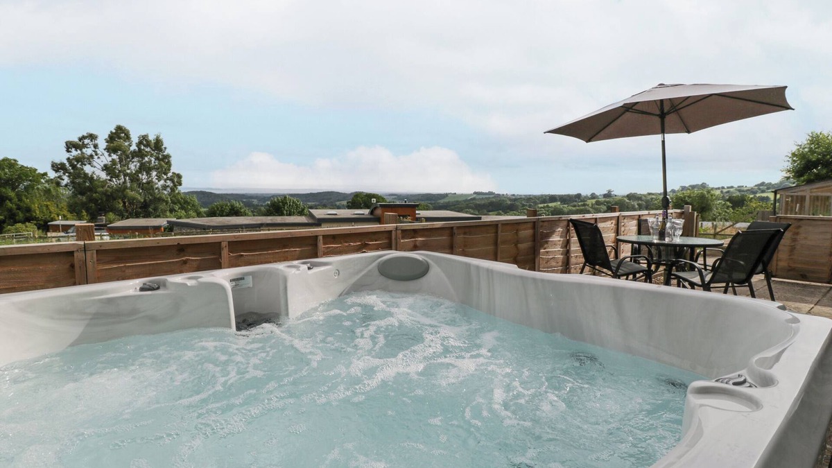 St. Brides Netherwent Cottage | Top Lodge