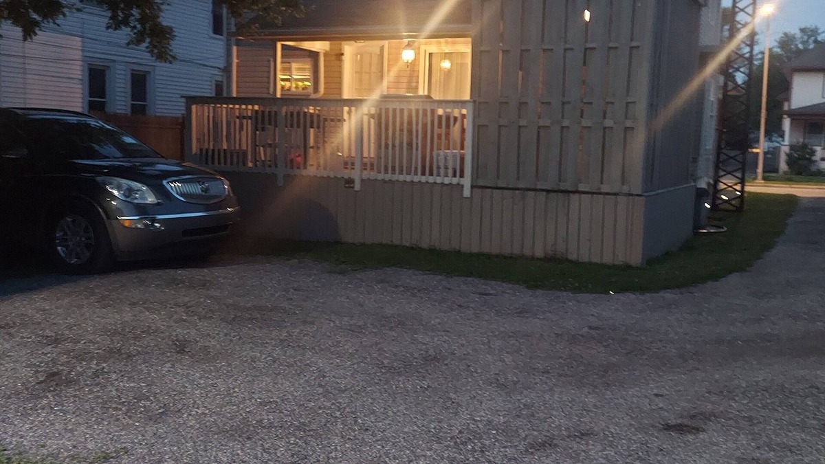 Toledo House | Top Notch Nest-Soothing 4-bedroom,3 bathroom house with Ac in charming Toledo