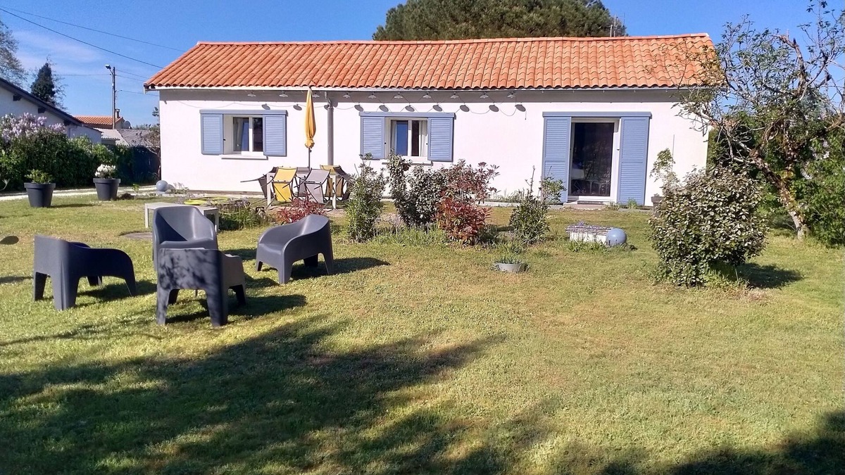 Ronce-les-Bains House | Top of the range, charm, space, comfort, silence, enclosed garden. 6/8 persons.