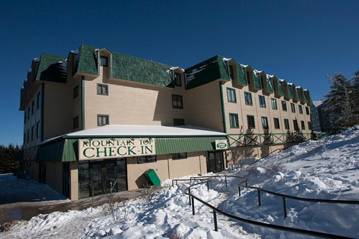 Snowshoe Hotel | Top of the World
