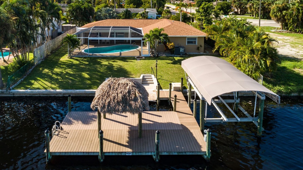 Yacht Club House | TOP RATED! Beautiful 4BR Gulf access villa w/pool, dock, tiki hut – Yacht Club.