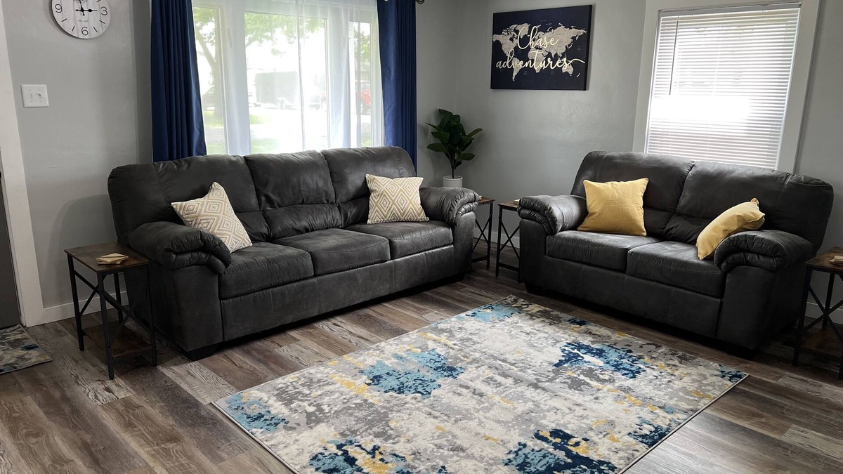 Muncie House | Top-Rated Guest Favorite- Near Ball State & IU Hospital October Specials