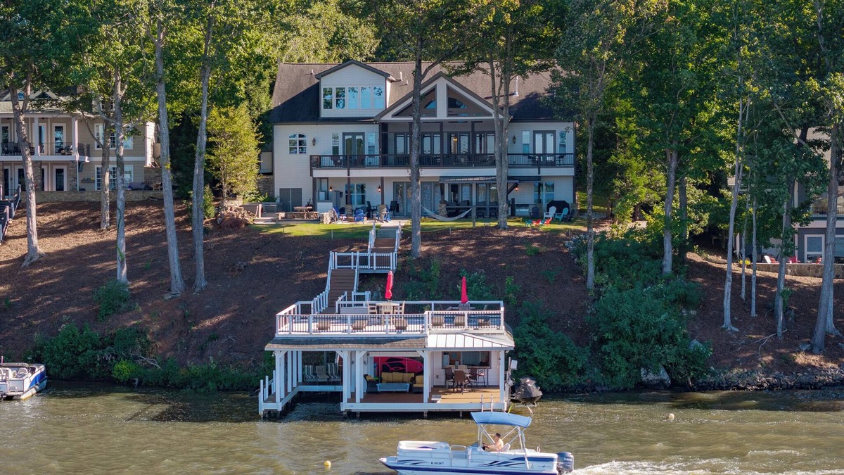 Macon House | Top Rated Luxury 8-bedroom house with Best Boathouse on Lake Gaston.