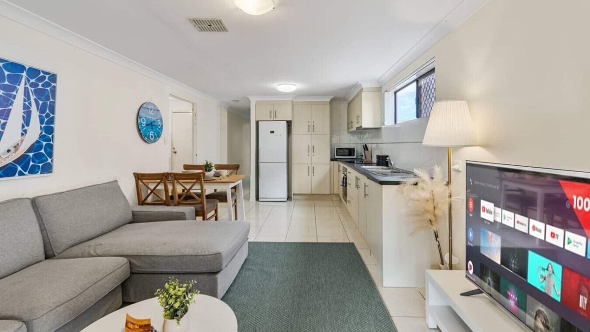 Robertson House | Top Value | Dual-Living Sleep 15 | Great Location