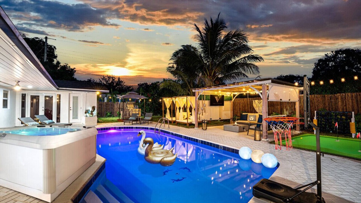 Pembroke Pines Villa | Top Villa w/Game Room Hot Tub & Htd Pool Near Beach