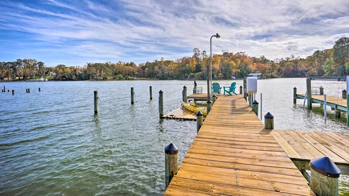 Pine Top House | Topping Riverfront Bungalow w/ Dock & Kayaks!