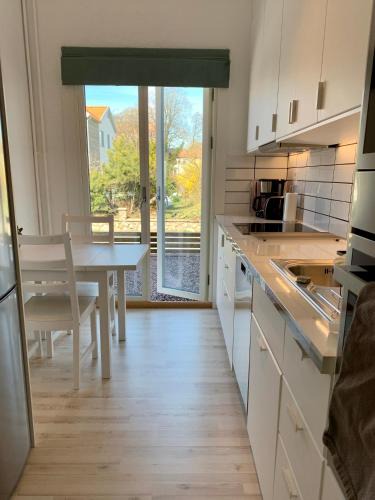 Kalmar Apartment | Toppmodern familjelägenhet nära Kalmar slott och långviksbadet