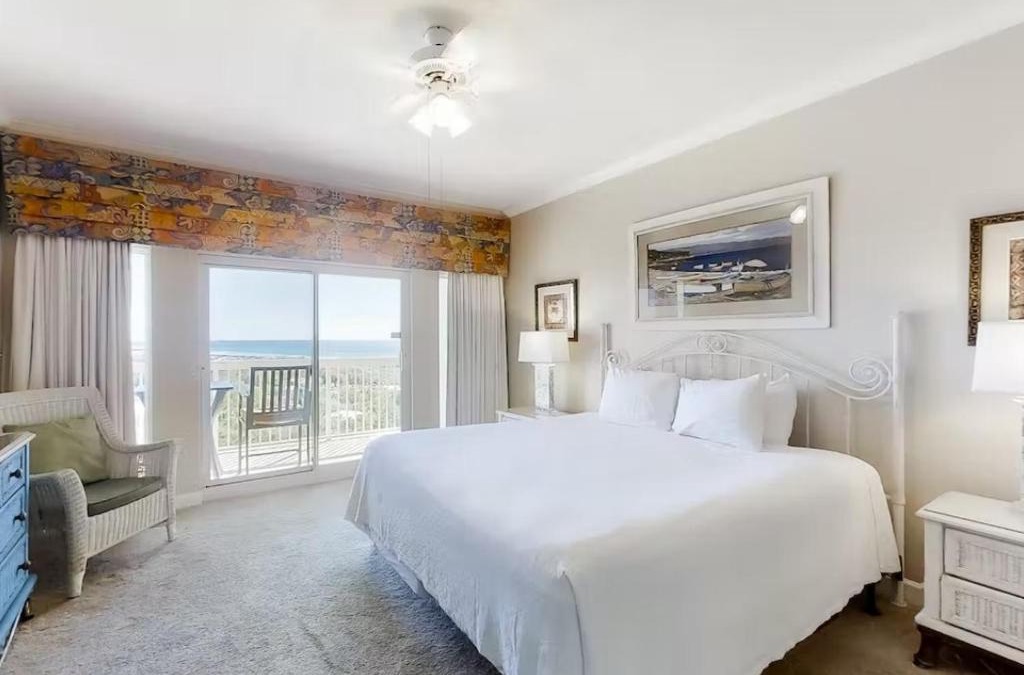 Four Mile Village Apartment | Tops'l 1008A chalet