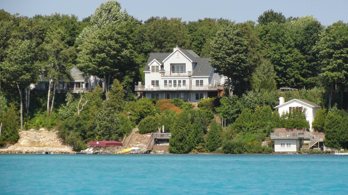 Central Lake Bed & Breakfast | Torch Lake Bed & Breakfast