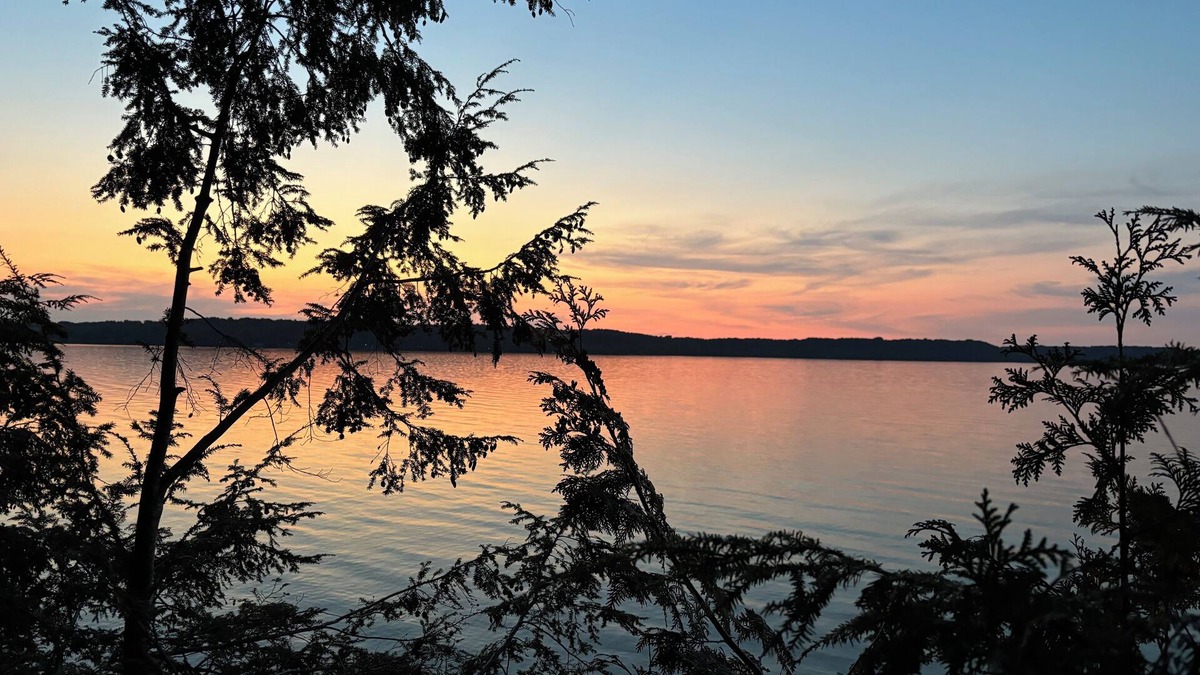 Alden Cottage | Torch lake waterfront:100 ft of sandy beach, 3-bedroom, 3-bath cottage