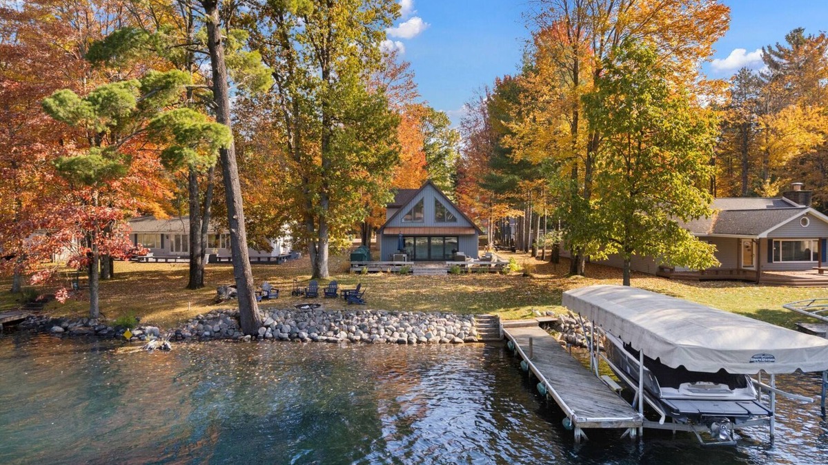 Rapid City House | Torch River Retreat 3BDR Home With DocK