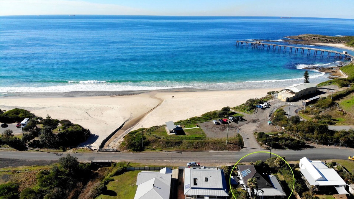 Catherine Hill Bay House | Torodes - beachhouse with ocean views